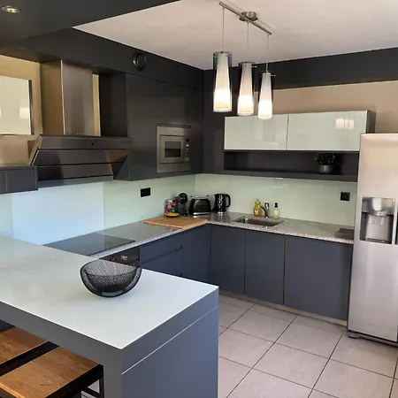 Maison Avec Jardin Proche A75 Et Centre-ville *